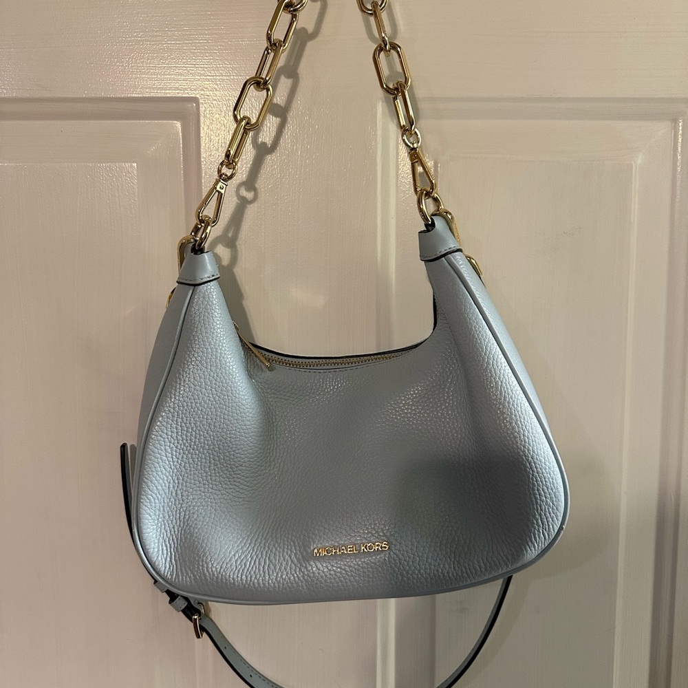 Michael Kors Light Blue Shoulder Bag with Gold Chain and matching Wallet - Picture 2 of 8